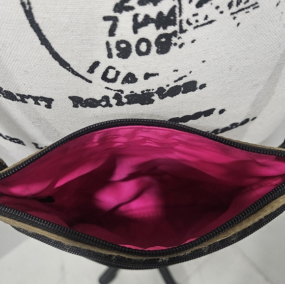 Dooney & Bourke triple zip crossbody bag - Picture 7 of 11